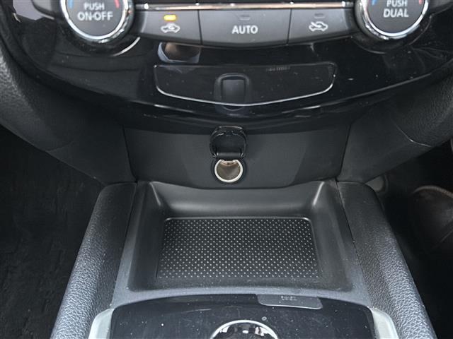 エクストレイル ２０Ｘ　エマージェンシーブレーキパッケージ　禁煙／ワンオナ／純正ナビ／保証書／スペアキー／前席シートヒーター／ビルトインＥＴＣ／前後クリアランスソナー／エマージェンシーブレーキ／レーンキープアシスト／盗難防止装置／横滑り防止装置（8枚目）