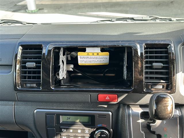 ハイエースバン スーパーＧＬ　ダーク　プライムＩＩ　ワンオーナー／純正デジタルインナーミラー／バックカメラ／トヨタセーフティー／プリクラッシュセーフティー／レーンディパーチャーアラート／クリアランスソナー／パーキングサポートブレーキ／スペアキー×１（5枚目）