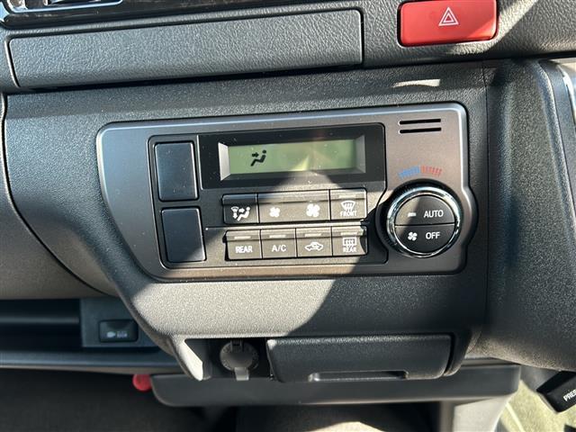 ハイエースバン スーパーＧＬ　ダーク　プライムＩＩ　ワンオーナー／純正デジタルインナーミラー／バックカメラ／トヨタセーフティー／プリクラッシュセーフティー／レーンディパーチャーアラート／クリアランスソナー／パーキングサポートブレーキ／スペアキー×１（8枚目）