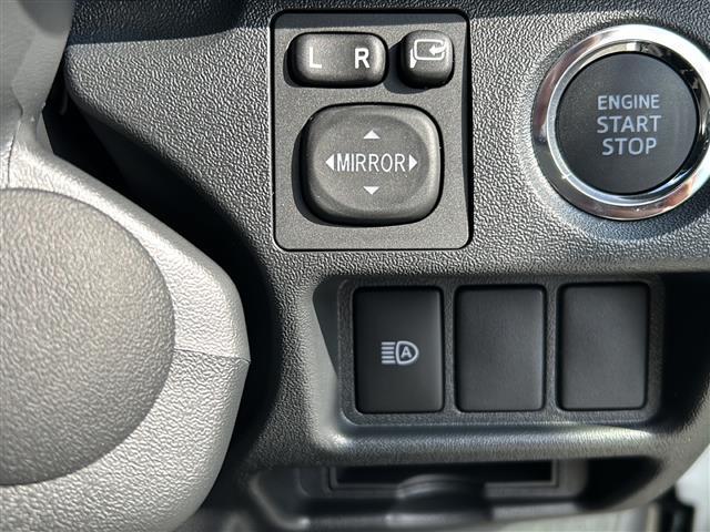 ハイエースバン スーパーＧＬ　ダーク　プライムＩＩ　ワンオーナー／純正デジタルインナーミラー／バックカメラ／トヨタセーフティー／プリクラッシュセーフティー／レーンディパーチャーアラート／クリアランスソナー／パーキングサポートブレーキ／スペアキー×１（9枚目）