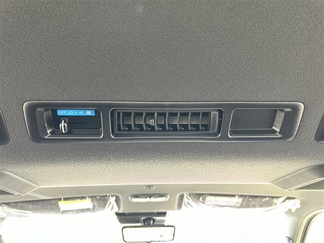 ハイエースバン スーパーＧＬ　ダーク　プライムＩＩ　ワンオーナー／純正デジタルインナーミラー／バックカメラ／トヨタセーフティー／プリクラッシュセーフティー／レーンディパーチャーアラート／クリアランスソナー／パーキングサポートブレーキ／スペアキー×１（23枚目）