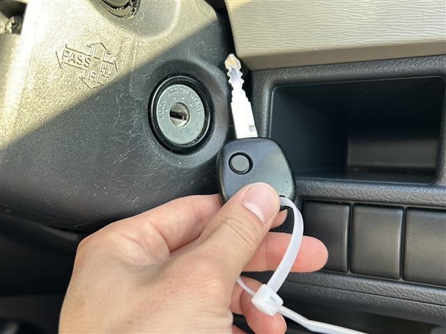 ワゴンＲ ＦＸ　純正オーディオ　ＡＵＸ　ＣＤ　ＦＭ　ＡＭ　純正フロアマット　アイドリングストップ　ドアバイザー　リモコンキー　取扱説明書（9枚目）