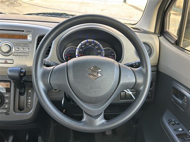 ワゴンＲ ＦＸ　純正オーディオ　ＡＵＸ　ＣＤ　ＦＭ　ＡＭ　純正フロアマット　アイドリングストップ　ドアバイザー　リモコンキー　取扱説明書（12枚目）