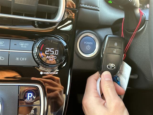 アクア Z ワンオーナー 純正ナビ 純正15インチAW 純正フロアマット 全方位カメラ アイドリングストップ ウィンカーミラー クルーズコントロール ETC 保証書 取扱説明書(11枚目)