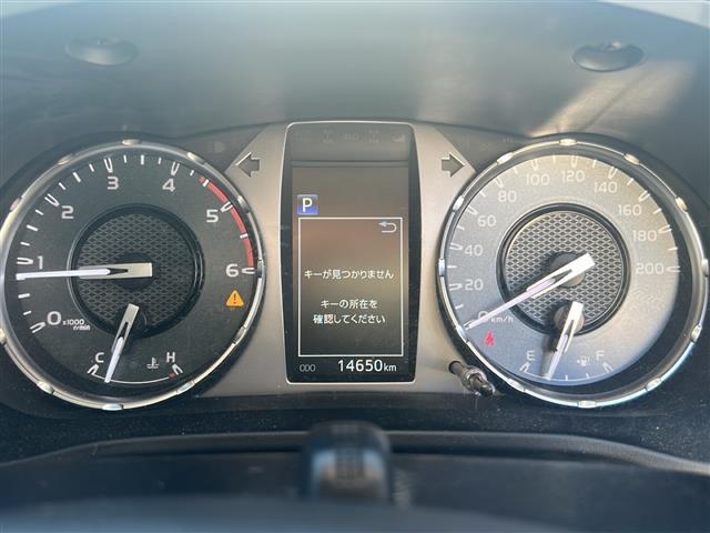 ハイラックス Ｚ　禁煙／純正ナビ／ＧＲフロントエアロ／ＧＲサイドステップ／社外ドライブレコーダー／前後クリアランスソナー／追従機能付きクルーズコントロール／レーンキープアシスト／ＥＴＣ／純正１７インチＡＷ／スペアキー（10枚目）