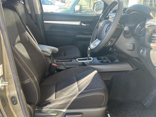 ハイラックス Ｚ　禁煙／純正ナビ／ＧＲフロントエアロ／ＧＲサイドステップ／社外ドライブレコーダー／前後クリアランスソナー／追従機能付きクルーズコントロール／レーンキープアシスト／ＥＴＣ／純正１７インチＡＷ／スペアキー（15枚目）