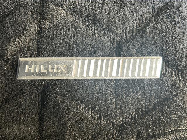 ハイラックス Ｚ　禁煙／純正ナビ／ＧＲフロントエアロ／ＧＲサイドステップ／社外ドライブレコーダー／前後クリアランスソナー／追従機能付きクルーズコントロール／レーンキープアシスト／ＥＴＣ／純正１７インチＡＷ／スペアキー（16枚目）