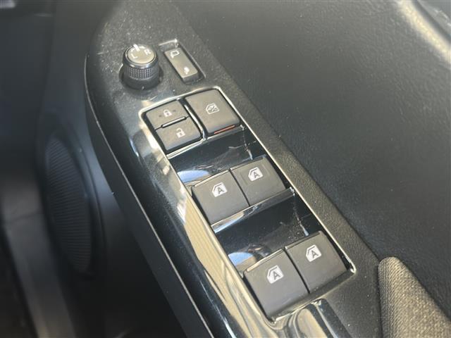 ハイラックス Ｚ　禁煙／純正ナビ／ＧＲフロントエアロ／ＧＲサイドステップ／社外ドライブレコーダー／前後クリアランスソナー／追従機能付きクルーズコントロール／レーンキープアシスト／ＥＴＣ／純正１７インチＡＷ／スペアキー（17枚目）