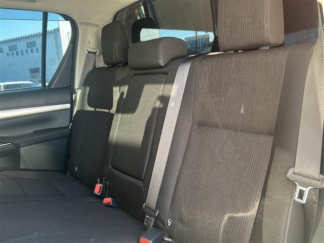 ハイラックス Ｚ　禁煙／純正ナビ／ＧＲフロントエアロ／ＧＲサイドステップ／社外ドライブレコーダー／前後クリアランスソナー／追従機能付きクルーズコントロール／レーンキープアシスト／ＥＴＣ／純正１７インチＡＷ／スペアキー（20枚目）