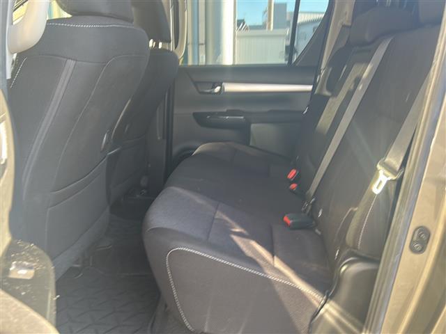 ハイラックス Ｚ　禁煙／純正ナビ／ＧＲフロントエアロ／ＧＲサイドステップ／社外ドライブレコーダー／前後クリアランスソナー／追従機能付きクルーズコントロール／レーンキープアシスト／ＥＴＣ／純正１７インチＡＷ／スペアキー（21枚目）