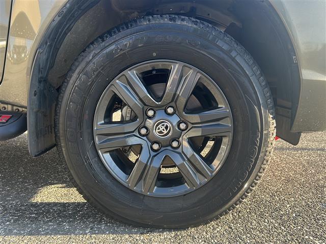 ハイラックス Ｚ　禁煙／純正ナビ／ＧＲフロントエアロ／ＧＲサイドステップ／社外ドライブレコーダー／前後クリアランスソナー／追従機能付きクルーズコントロール／レーンキープアシスト／ＥＴＣ／純正１７インチＡＷ／スペアキー（38枚目）