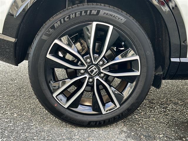 ヴェゼル e:HEV Z ワンオナ/禁煙/純正ナビ/ドラレコ/ETC/バックカメラ/シートヒーター/レーンキープアシスト/クルーズコントロール/プリクラッシュ/パワーバックドア/置くだけ充電/純正フロアマット/純正AW(9枚目)