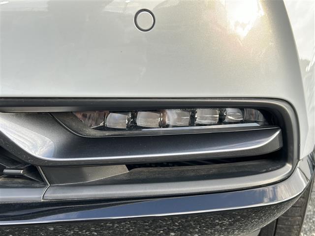 ヴェゼル e:HEV Z ワンオナ/禁煙/純正ナビ/ドラレコ/ETC/バックカメラ/シートヒーター/レーンキープアシスト/クルーズコントロール/プリクラッシュ/パワーバックドア/置くだけ充電/純正フロアマット/純正AW(13枚目)