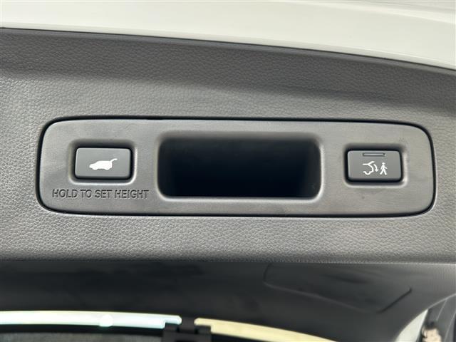 ヴェゼル e:HEV Z ワンオナ/禁煙/純正ナビ/ドラレコ/ETC/バックカメラ/シートヒーター/レーンキープアシスト/クルーズコントロール/プリクラッシュ/パワーバックドア/置くだけ充電/純正フロアマット/純正AW(30枚目)