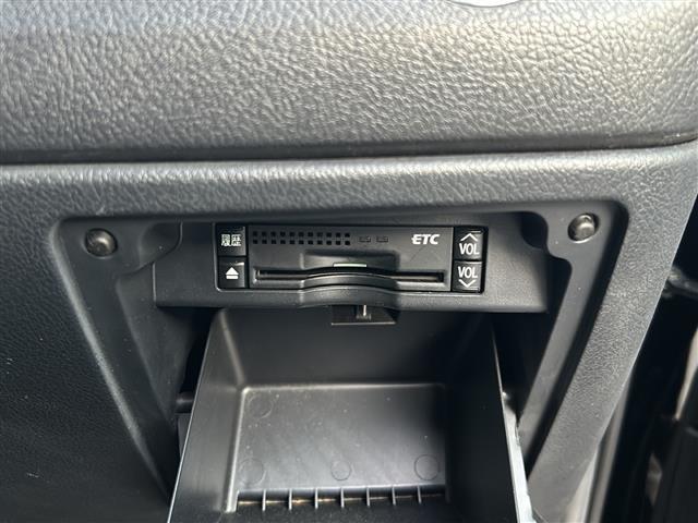 ヴォクシー Ｘ　Ｌエディション　純正７インチナビ／ワンオーナー／ビルトインＥＴＣ／Ｂｌｕｅｔｏｏｔｈ接続／バックカメラ／片側パワースライドドア／純正フロアマット／オートライト／ドアバイザー／ウインカーミラー／シートカバー／スマートキ（18枚目）