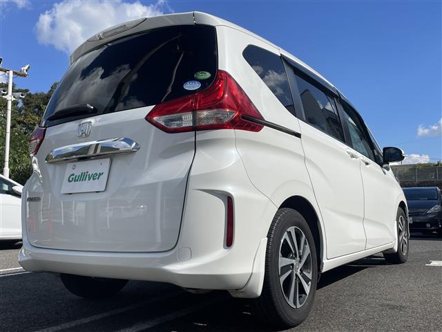 フリード Ｇ・ホンダセンシング　☆純正Ｇａｔｈｅｒｓインターナビ・ＡＭ／ＦＭ／ＢＴ／ＣＤ☆バックカメラ☆ステアリングスイッチ☆片側パワースライドドア☆ビルトインＥＴＣ☆ライトレベライザー☆アイドリングストップ（4枚目）