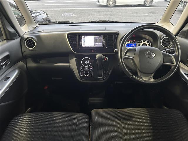 デイズルークス ハイウェイスター　Ｘ　純正ナビ／アラウンドビューモニター／フルセグＴＶ／エマージェンシーブレーキ／片側パワースライドドア／Ｂｌｕｅｔｏｏｔｈ／スマートキー／キセノンヘッドライト／サーキュレーター／アイドリングストップ（10枚目）