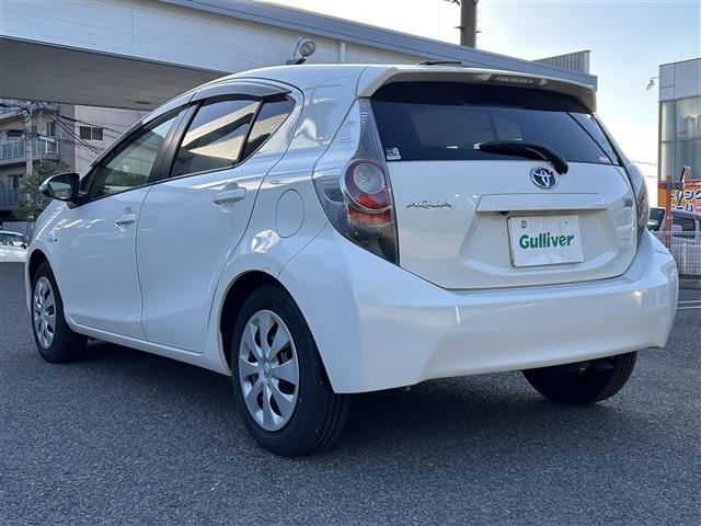 アクア Ｓ　純正ナビ／フルセグＴＶ／ＤＶＤ再生／ＥＴＣ／バックカメラ／Ｂｌｕｅｔｏｏｔｈ／ステアリングスイッチ／電格ミラー／スマートキー（6枚目）