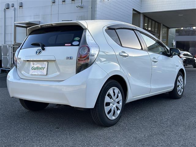 アクア Ｓ　純正ナビ／フルセグＴＶ／ＤＶＤ再生／ＥＴＣ／バックカメラ／Ｂｌｕｅｔｏｏｔｈ／ステアリングスイッチ／電格ミラー／スマートキー（8枚目）