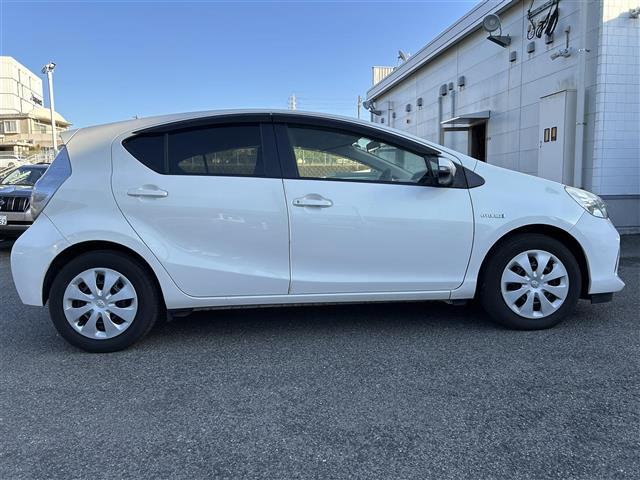 アクア Ｓ　純正ナビ／フルセグＴＶ／ＤＶＤ再生／ＥＴＣ／バックカメラ／Ｂｌｕｅｔｏｏｔｈ／ステアリングスイッチ／電格ミラー／スマートキー（9枚目）