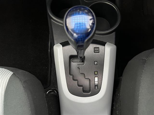 アクア Ｓ　純正ナビ／フルセグＴＶ／ＤＶＤ再生／ＥＴＣ／バックカメラ／Ｂｌｕｅｔｏｏｔｈ／ステアリングスイッチ／電格ミラー／スマートキー（20枚目）