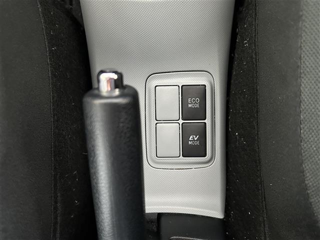 アクア Ｓ　純正ナビ／フルセグＴＶ／ＤＶＤ再生／ＥＴＣ／バックカメラ／Ｂｌｕｅｔｏｏｔｈ／ステアリングスイッチ／電格ミラー／スマートキー（21枚目）