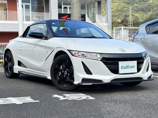 S660 αブルーノレザーエディション ワンオーナー/純正ディスプレイオーディオ(AM、FM、ハンズフリー)/バックカメラ/プッシュスタート/6MT/HDMI/革巻きステアリング/ステアリングリモコン/電動調整ミラー/クルーズコントロール(3枚目)