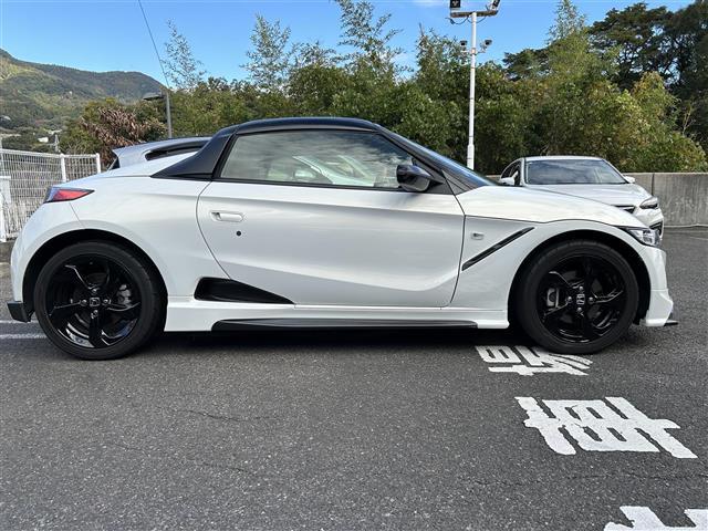 S660 αブルーノレザーエディション ワンオーナー/純正ディスプレイオーディオ(AM、FM、ハンズフリー)/バックカメラ/プッシュスタート/6MT/HDMI/革巻きステアリング/ステアリングリモコン/電動調整ミラー/クルーズコントロール(10枚目)