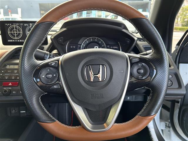 S660 αブルーノレザーエディション ワンオーナー/純正ディスプレイオーディオ(AM、FM、ハンズフリー)/バックカメラ/プッシュスタート/6MT/HDMI/革巻きステアリング/ステアリングリモコン/電動調整ミラー/クルーズコントロール(12枚目)