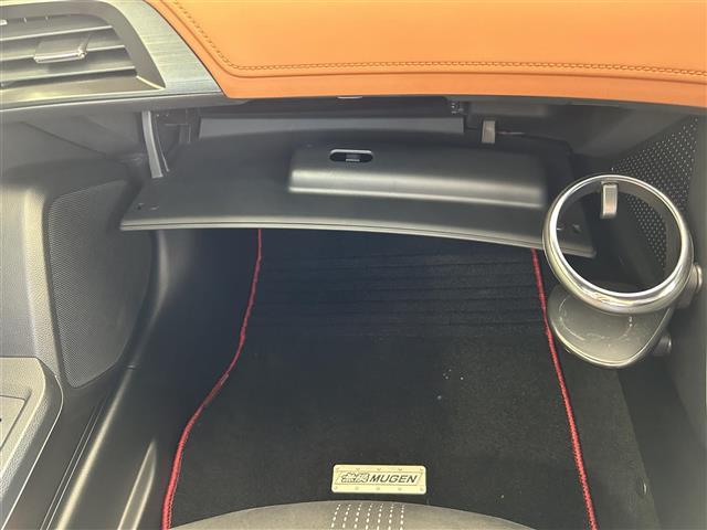 S660 αブルーノレザーエディション ワンオーナー/純正ディスプレイオーディオ(AM、FM、ハンズフリー)/バックカメラ/プッシュスタート/6MT/HDMI/革巻きステアリング/ステアリングリモコン/電動調整ミラー/クルーズコントロール(28枚目)