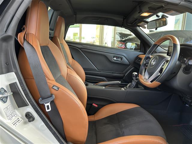 S660 αブルーノレザーエディション ワンオーナー/純正ディスプレイオーディオ(AM、FM、ハンズフリー)/バックカメラ/プッシュスタート/6MT/HDMI/革巻きステアリング/ステアリングリモコン/電動調整ミラー/クルーズコントロール(32枚目)