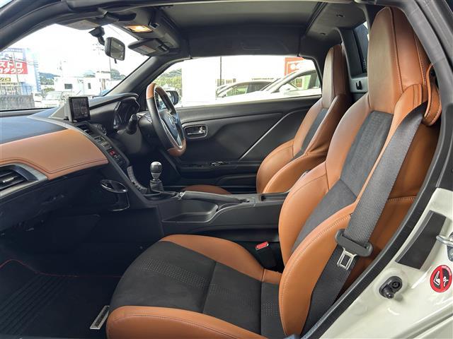 S660 αブルーノレザーエディション ワンオーナー/純正ディスプレイオーディオ(AM、FM、ハンズフリー)/バックカメラ/プッシュスタート/6MT/HDMI/革巻きステアリング/ステアリングリモコン/電動調整ミラー/クルーズコントロール(33枚目)