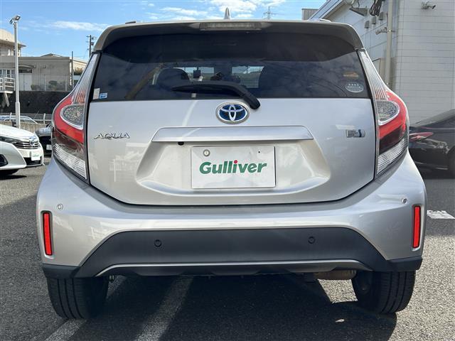 アクア クロスオーバー　純正ＳＤナビ／衝突軽減ブレーキ／前方ドライブレコーダー／全方位カメラ／ステアリングスイッチ／純正フロアマット／ハーフレザーシート／ＬＤＡ／ドアバイザー／オートライト／ＥＴＣ（7枚目）