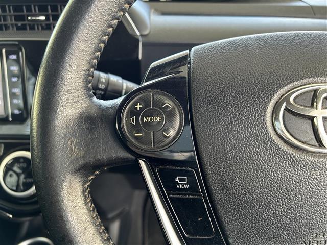 アクア クロスオーバー　純正ＳＤナビ／衝突軽減ブレーキ／前方ドライブレコーダー／全方位カメラ／ステアリングスイッチ／純正フロアマット／ハーフレザーシート／ＬＤＡ／ドアバイザー／オートライト／ＥＴＣ（13枚目）