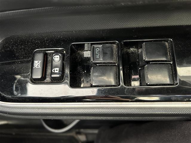 アクア クロスオーバー　純正ＳＤナビ／衝突軽減ブレーキ／前方ドライブレコーダー／全方位カメラ／ステアリングスイッチ／純正フロアマット／ハーフレザーシート／ＬＤＡ／ドアバイザー／オートライト／ＥＴＣ（17枚目）