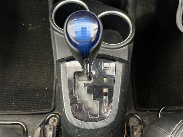 アクア クロスオーバー　純正ＳＤナビ／衝突軽減ブレーキ／前方ドライブレコーダー／全方位カメラ／ステアリングスイッチ／純正フロアマット／ハーフレザーシート／ＬＤＡ／ドアバイザー／オートライト／ＥＴＣ（21枚目）