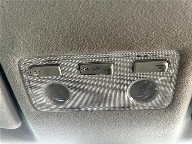 アクア クロスオーバー　純正ＳＤナビ／衝突軽減ブレーキ／前方ドライブレコーダー／全方位カメラ／ステアリングスイッチ／純正フロアマット／ハーフレザーシート／ＬＤＡ／ドアバイザー／オートライト／ＥＴＣ（23枚目）