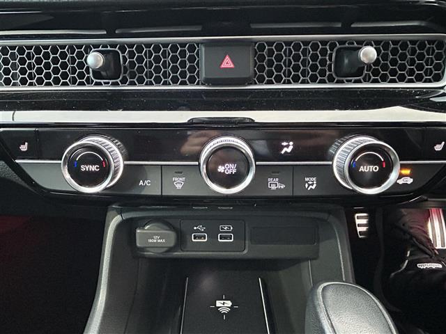 シビック ＥＸ　☆純正ナビ付ディスプレイオーディオ（ＡＭ／ＦＭ／ＴＶ）☆ブルートゥース☆クルーズコントロール追従あり☆レーンキープアシスト☆衝突軽減ブレーキ☆電子パーキングブレーキ☆ブレーキホールド（8枚目）