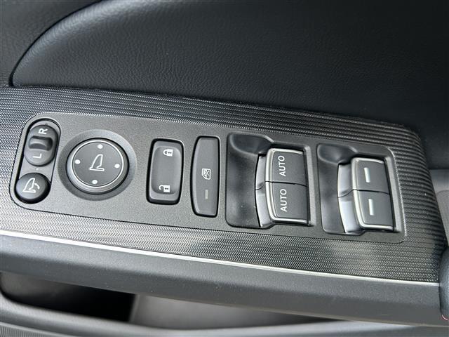 シビック ＥＸ　☆純正ナビ付ディスプレイオーディオ（ＡＭ／ＦＭ／ＴＶ）☆ブルートゥース☆クルーズコントロール追従あり☆レーンキープアシスト☆衝突軽減ブレーキ☆電子パーキングブレーキ☆ブレーキホールド（34枚目）