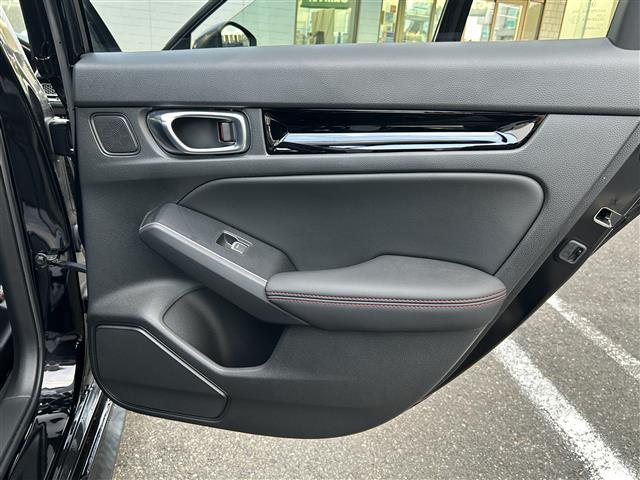 シビック ＥＸ　☆純正ナビ付ディスプレイオーディオ（ＡＭ／ＦＭ／ＴＶ）☆ブルートゥース☆クルーズコントロール追従あり☆レーンキープアシスト☆衝突軽減ブレーキ☆電子パーキングブレーキ☆ブレーキホールド（37枚目）