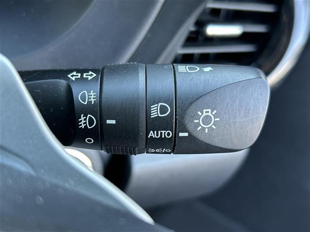 ハイラックス Ｚ　ＧＲスポーツ　純正ナビ／全方位モニター／ワンオーナー／パドルシフト／クルーズコントロール／Ｄ席パワーシート／ステアリングスイッチ／スマートキー／プッシュスタート／ＥＴＣ／全席オートパワーウィンドウ／４ＷＤ（7枚目）