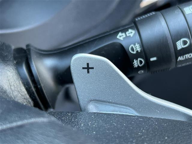 ハイラックス Ｚ　ＧＲスポーツ　純正ナビ／全方位モニター／ワンオーナー／パドルシフト／クルーズコントロール／Ｄ席パワーシート／ステアリングスイッチ／スマートキー／プッシュスタート／ＥＴＣ／全席オートパワーウィンドウ／４ＷＤ（8枚目）