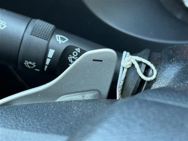 ハイラックス Ｚ　ＧＲスポーツ　純正ナビ／全方位モニター／ワンオーナー／パドルシフト／クルーズコントロール／Ｄ席パワーシート／ステアリングスイッチ／スマートキー／プッシュスタート／ＥＴＣ／全席オートパワーウィンドウ／４ＷＤ（9枚目）