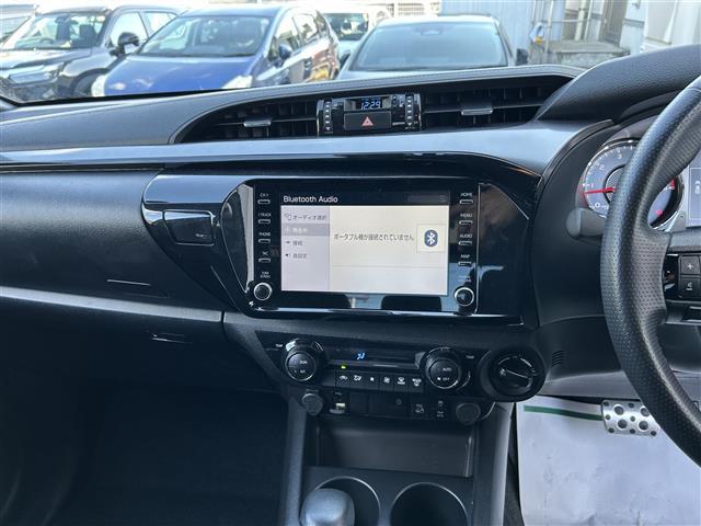 ハイラックス Ｚ　ＧＲスポーツ　純正ナビ／全方位モニター／ワンオーナー／パドルシフト／クルーズコントロール／Ｄ席パワーシート／ステアリングスイッチ／スマートキー／プッシュスタート／ＥＴＣ／全席オートパワーウィンドウ／４ＷＤ（12枚目）