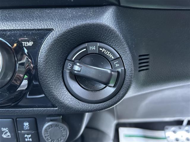 ハイラックス Ｚ　ＧＲスポーツ　純正ナビ／全方位モニター／ワンオーナー／パドルシフト／クルーズコントロール／Ｄ席パワーシート／ステアリングスイッチ／スマートキー／プッシュスタート／ＥＴＣ／全席オートパワーウィンドウ／４ＷＤ（14枚目）