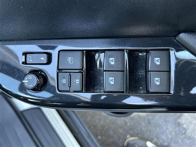 ハイラックス Ｚ　ＧＲスポーツ　純正ナビ／全方位モニター／ワンオーナー／パドルシフト／クルーズコントロール／Ｄ席パワーシート／ステアリングスイッチ／スマートキー／プッシュスタート／ＥＴＣ／全席オートパワーウィンドウ／４ＷＤ（18枚目）