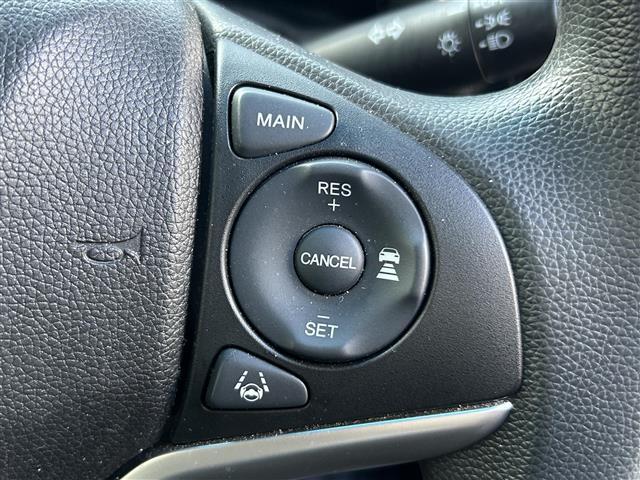 シャトル ハイブリッド　ホンダセンシング　純正ナビ／Ｂカメラ／ドラレコ／クルコン／ＥＴＣ／Ｐスタート／スマートキー／純正フロアマット／ＡＢＳ／ＬＫＡＳ／ＣＭＢＳ／ＶＳＡ／路外逸脱抑制機能／光軸調整ダイヤル／ＳＲＳエアバッグ／ＩＳＯＦＩＸ（3枚目）