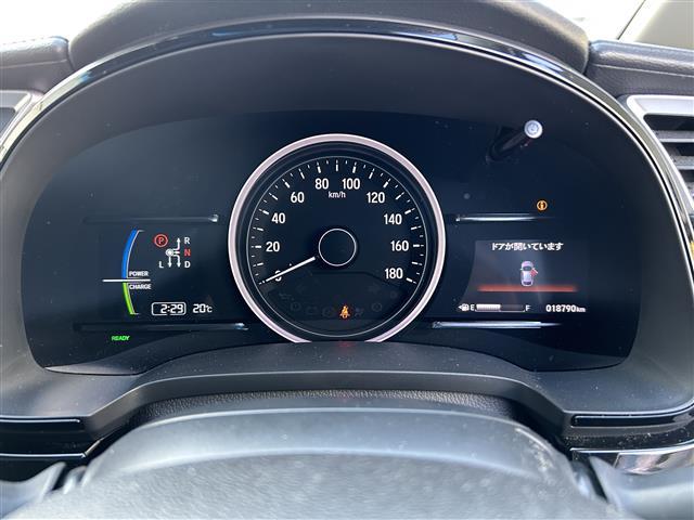 シャトル ハイブリッド　ホンダセンシング　純正ナビ／Ｂカメラ／ドラレコ／クルコン／ＥＴＣ／Ｐスタート／スマートキー／純正フロアマット／ＡＢＳ／ＬＫＡＳ／ＣＭＢＳ／ＶＳＡ／路外逸脱抑制機能／光軸調整ダイヤル／ＳＲＳエアバッグ／ＩＳＯＦＩＸ（5枚目）