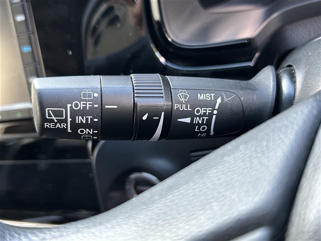 シャトル ハイブリッド　ホンダセンシング　純正ナビ／Ｂカメラ／ドラレコ／クルコン／ＥＴＣ／Ｐスタート／スマートキー／純正フロアマット／ＡＢＳ／ＬＫＡＳ／ＣＭＢＳ／ＶＳＡ／路外逸脱抑制機能／光軸調整ダイヤル／ＳＲＳエアバッグ／ＩＳＯＦＩＸ（6枚目）