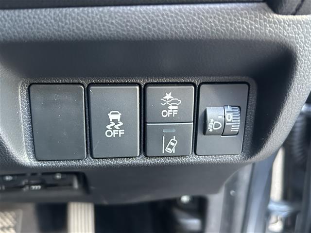 シャトル ハイブリッド　ホンダセンシング　純正ナビ／Ｂカメラ／ドラレコ／クルコン／ＥＴＣ／Ｐスタート／スマートキー／純正フロアマット／ＡＢＳ／ＬＫＡＳ／ＣＭＢＳ／ＶＳＡ／路外逸脱抑制機能／光軸調整ダイヤル／ＳＲＳエアバッグ／ＩＳＯＦＩＸ（9枚目）